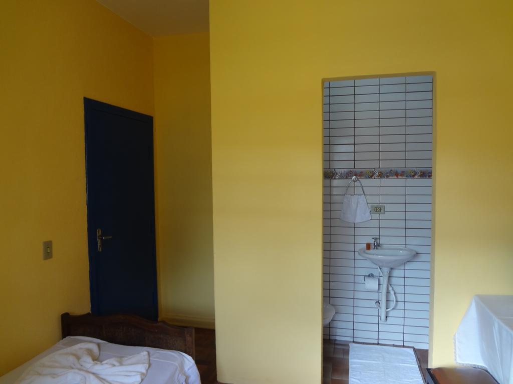 Pousada B&B Águas de Lindoia Quarto foto